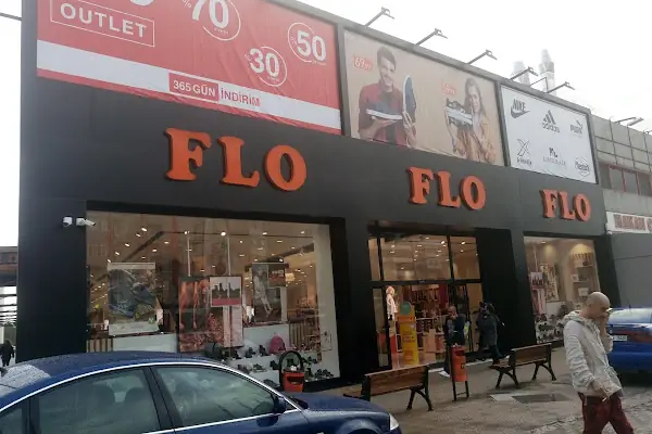 FLO İzmir Balçova Cadde Mağazası