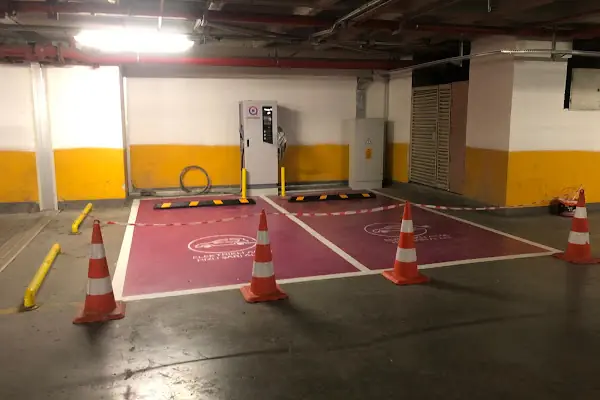 Q Charge Şarj İstasyonu