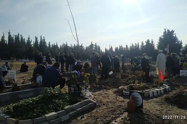 Aliağa Mezarlığı