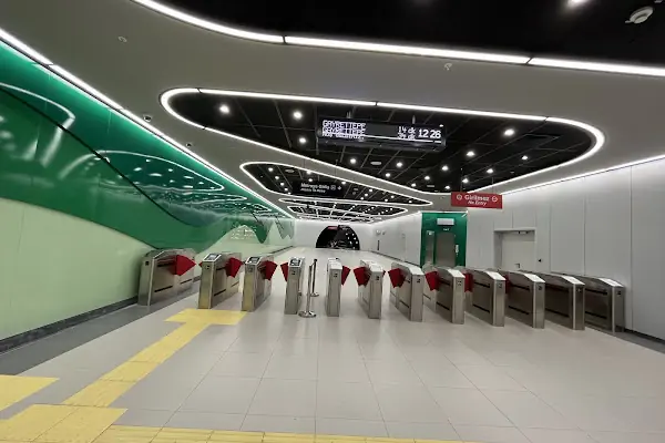 Arnavutköy Şehir Parkı Metro Durağı