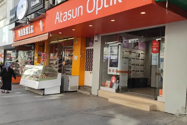 Bayraklı Sevgi Yolu
