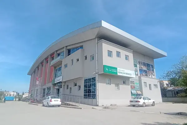 Ceyhan gençlik merkezi