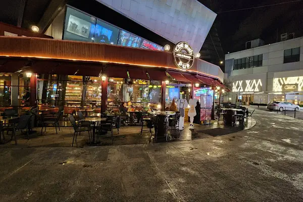 Social Lounge Restaurant Cafe &amp; Bakery