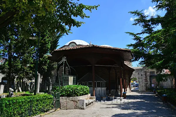 Hekimoğlu Ali Paşa Türbesi