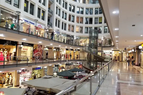 Karum İş Ve Alışveriş Merkezi