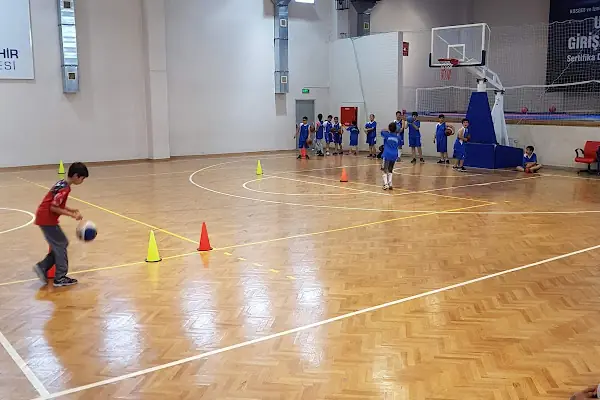 Ord.Prof.Dr. Ekrem Akurgal Kapalı Spor Salonu