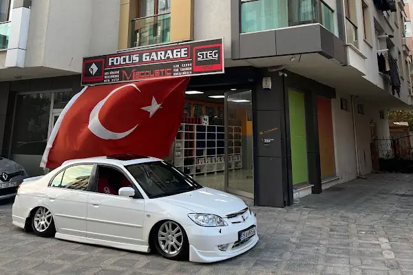 Focus garage