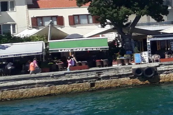 Lady Cafe