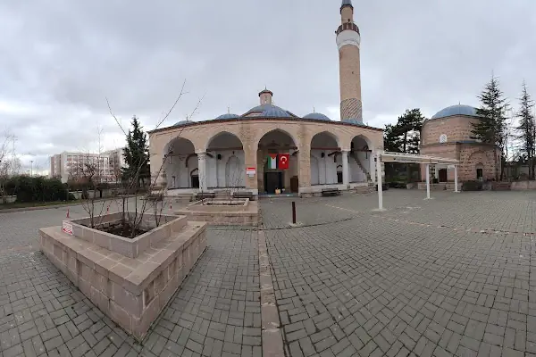 Karacabey Türbesi