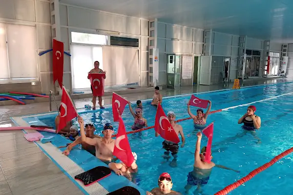 Adana Büyükşehir Belediyesi Kapalı Yüzme Havuzu