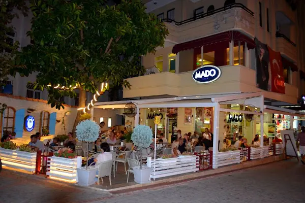 Chez Luna Cafe &amp; Store
