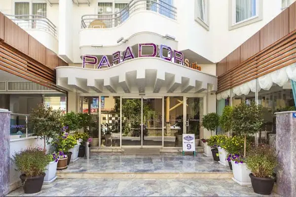 Parador Suite Apart Hotel