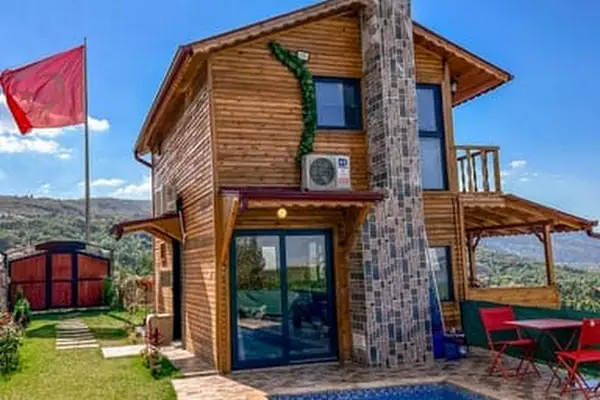 Sapanca Bayraklı Dağ Evi