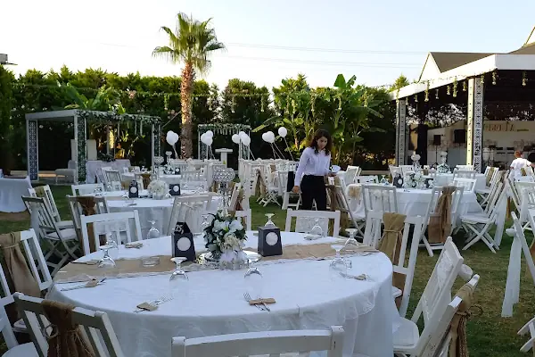 Gloria Garden inciraltı