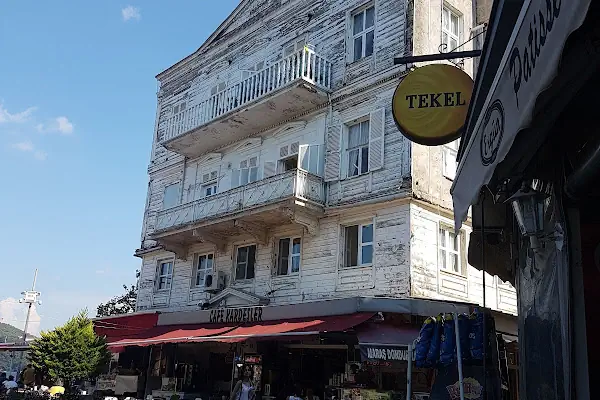 Sait Faik Abasıyanık Heykeli
