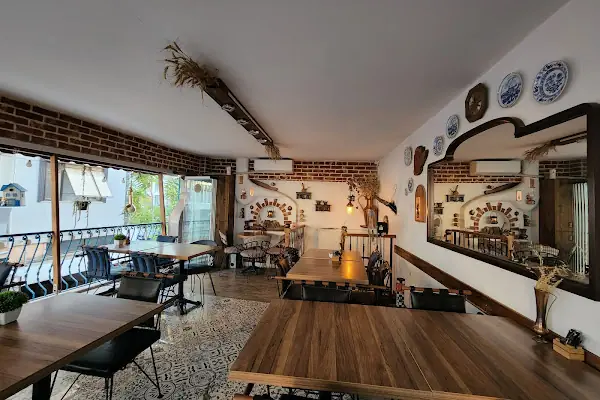 Mavi Köşe Boutique Cafe