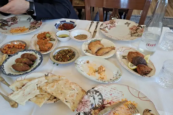 Bayazhan Hotel & Restaurant
