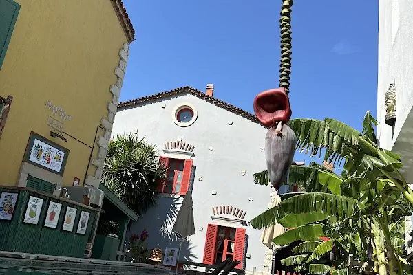 Banana Otel