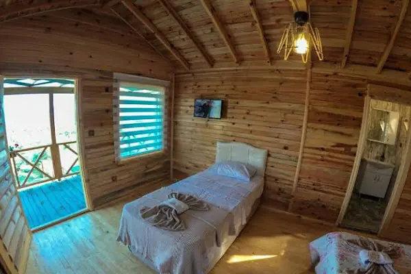 DİKİLİ PAPAYA BUNGALOV EVLERİ