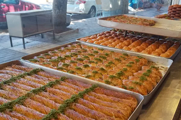 yeni köşe TATLILARI