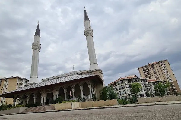 Öner Tokcan Cami