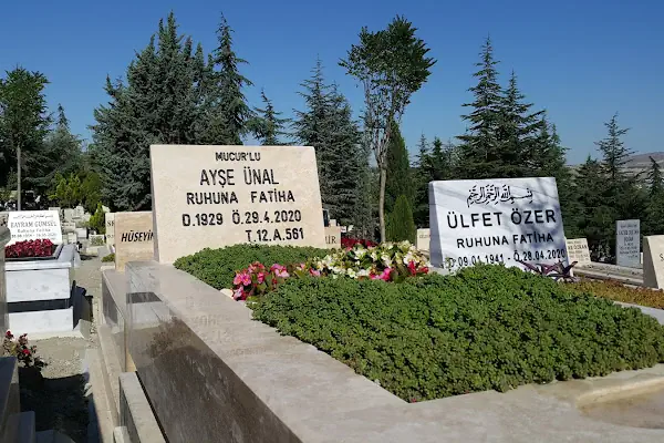 Karşıyaka Mezarlığı
