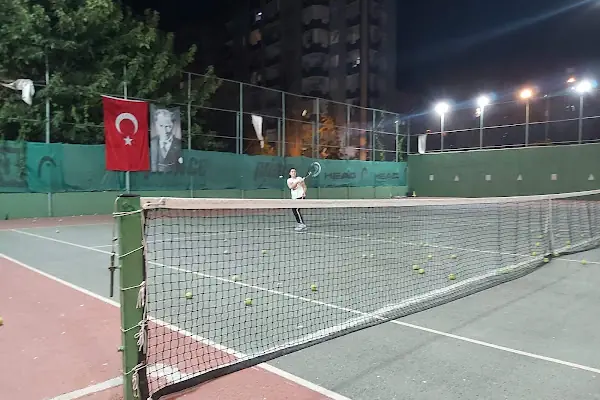 Mahfesığmaz Tenis Kortu