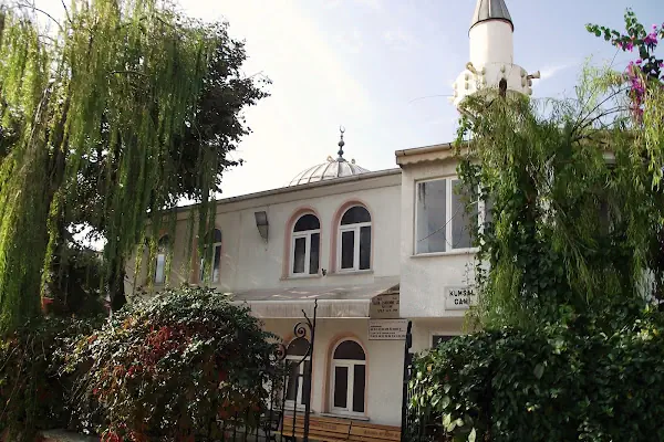 Kumsal Cami