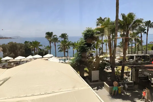 Land Of Paradise Beach Hotel