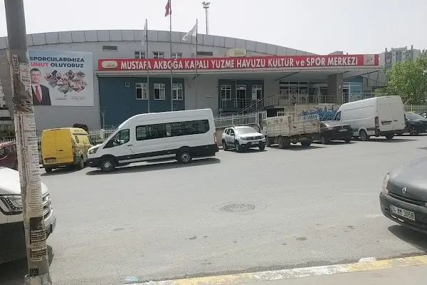 Yenikent Mustafa Akboğa Kapalı Yüzme Havuzu