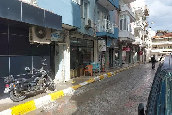 Uyar Erkek Kuaförü