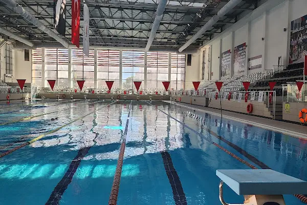 Muratpaşa Belediyesi Süleyman Erol Olimpik Yüzme Havuzu