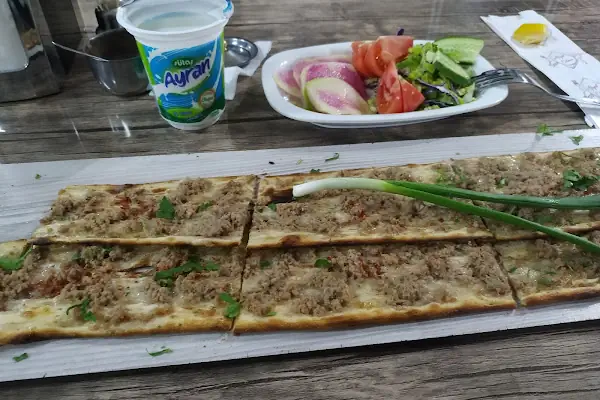 Akören Etli Ekmek