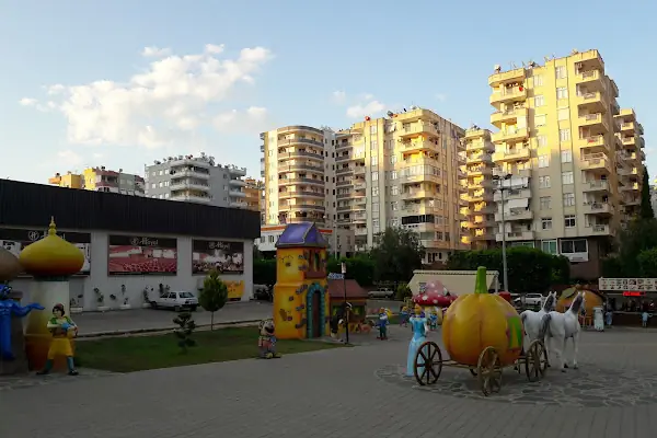 Mavi Çocuk Utku Yücel Çocuk Parkı