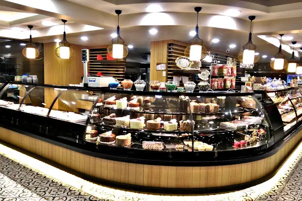 Karagül pasta baklava cafe