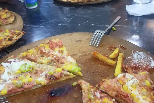 Kardeşler pide pizza corba salonu
