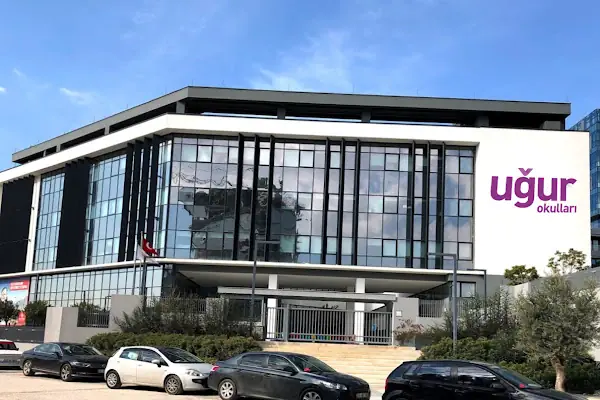 Uğur Okulları İzmir Bayraklı Kampüsü