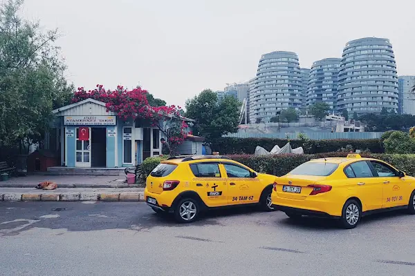 Ata Merkez Taksi durağı.
