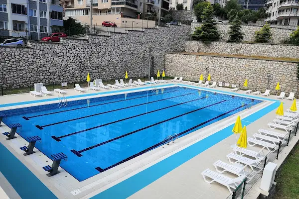 Mudanya Belediyesi Yüzme Havuzu