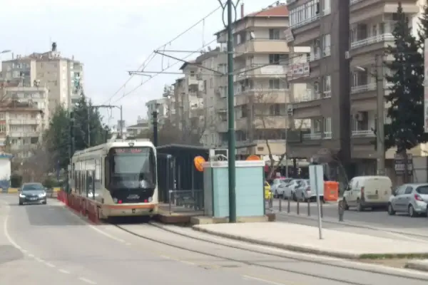 Adliye Tramvay Durağı