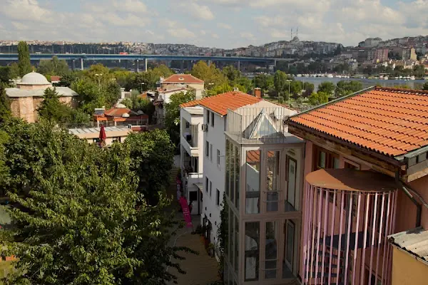 Istanbul Ayvansaray Üniversitesi