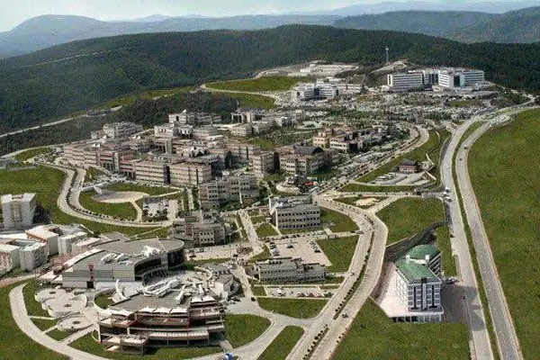 Kocaeli Üniversitesi Umuttepe Kampüsü B Kapısı