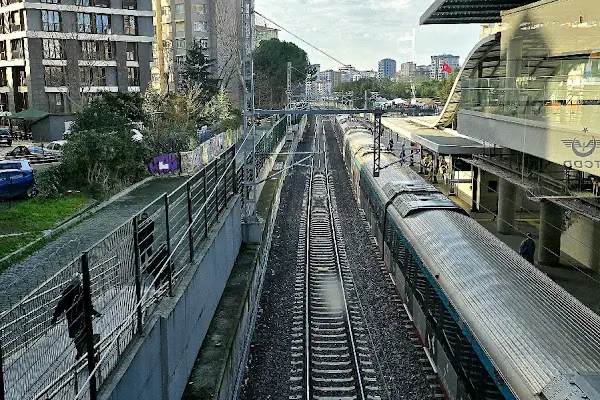 Göztepe Tren İstasyonu