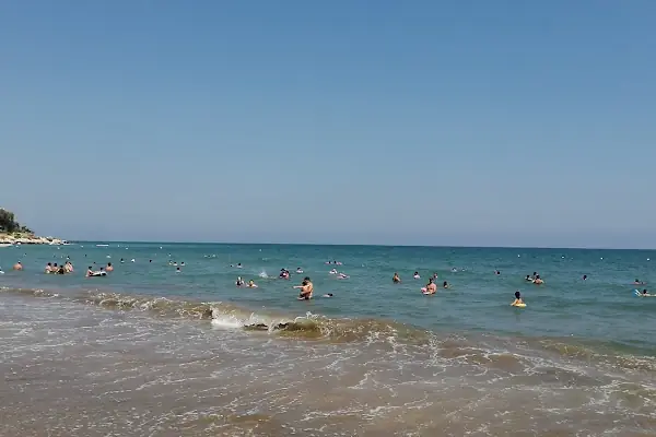 Yemiş Kumu Plajı