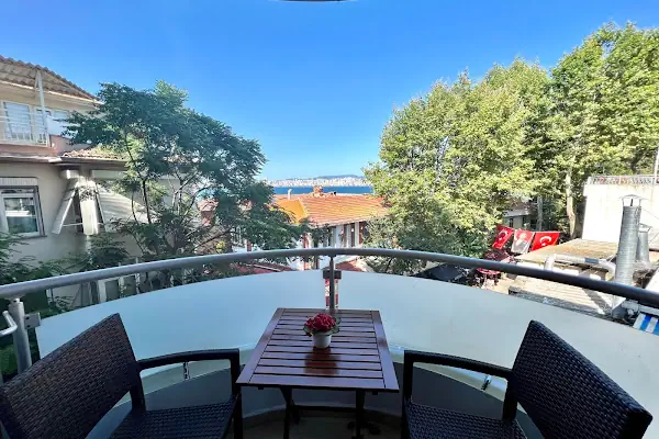 Büyükada Görkemli Hotel&Cafe