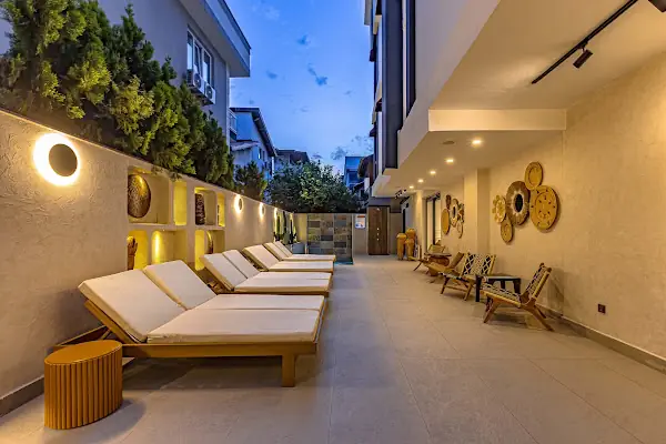 Dulcet Hotel
