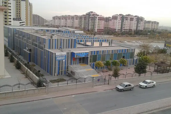 SELÇUKLU BELEDİYESİ BEYHEKİM YÜZME HAVUZU