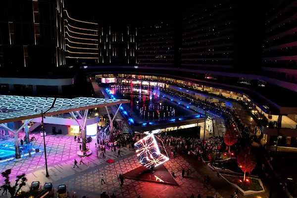 Downtown Yaşam ve Eğlence Merkezi