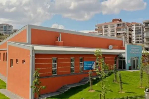 Altındağ Belediyesi Yüzme Havuzu Ve Sosyal Tesisleri