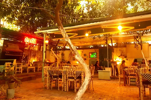 Rooms Cafe